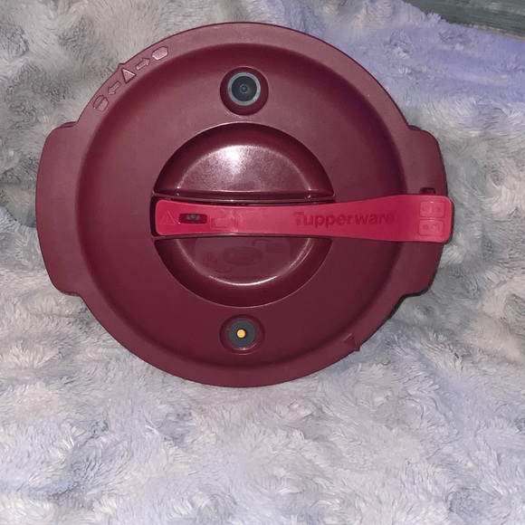 Tupperware Pressure Cooker - Picture 2 of 15